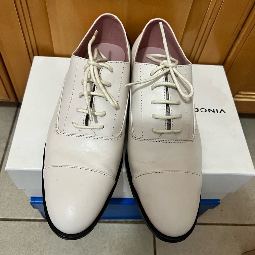 Preowned white genuine leather Oxford shoes Size 37.5